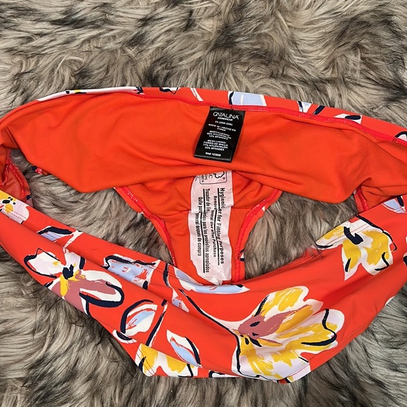 Plus size red / orange flower print bikini bottom. - Picture 4 of 4